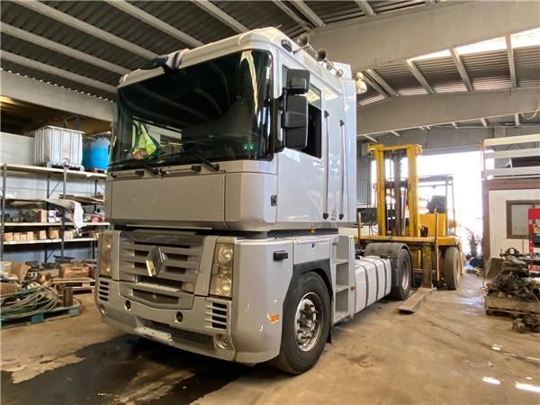 Renault Magnum (2005->)Cabina adel.tractor semirr.   4X2    4XX.18 [12,8 Ltr. - 368 kW Diesel]  - 185