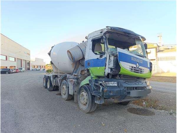 Renault Kerax (2006->)FKI 8x4 [10,8 Ltr. - 272 kW Diesel]  - 851