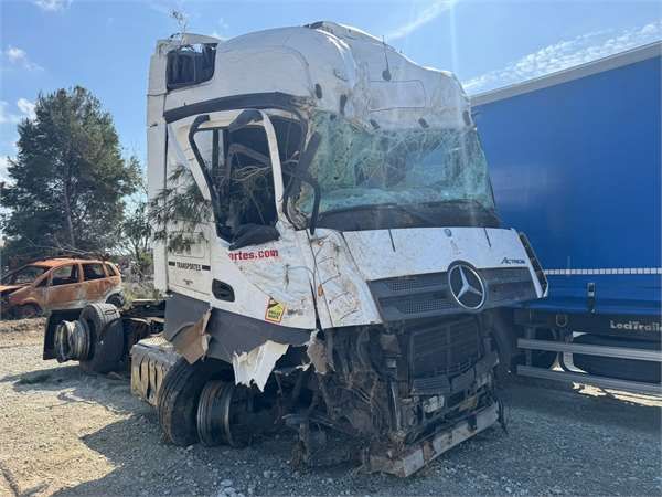 Mercedes-Benz Actros 4 2-Ejes BM 963 (2011->2019)18XX 4x2 Fahrgestell [10,7 Ltr. - 335 kW R6 Diesel (OM 470)]  - 922