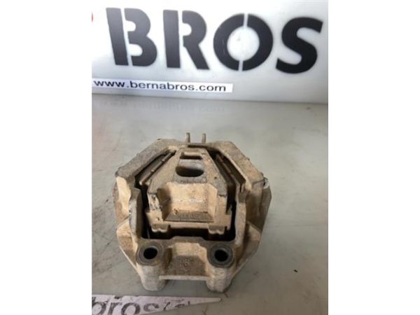 SOPORTE DEL. MOTOR
