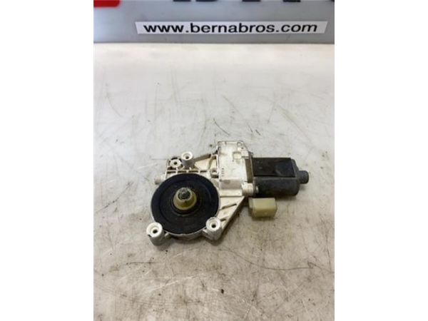 MOTOR ELEVALUNAS DEL. IZDO.