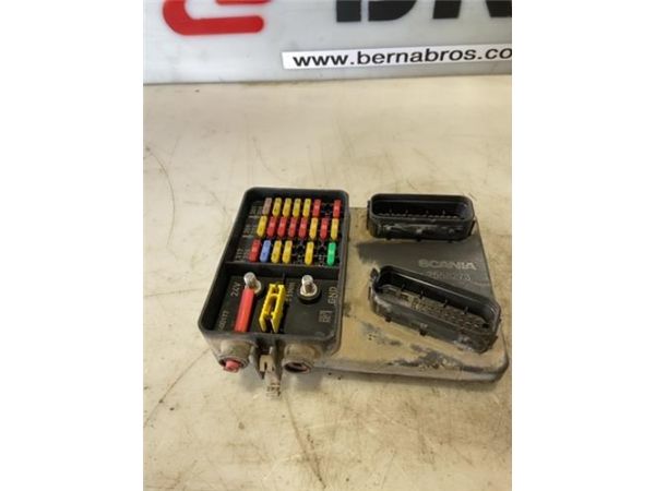 CAJA FUSIBLES/RELE