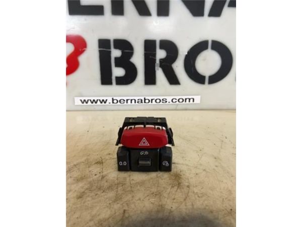 INTERRUPTOR LUCES EMERGENCIA