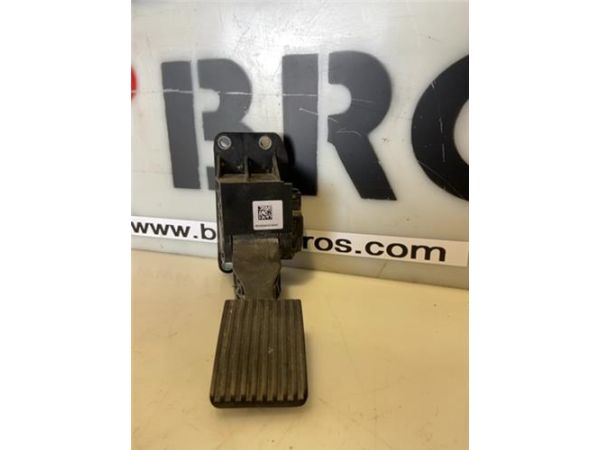 PEDAL ACELERADOR