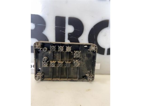 CAJA FUSIBLES/RELE 2