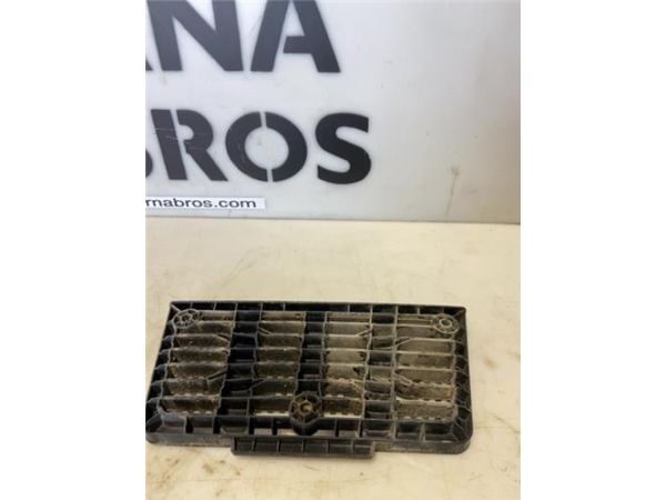 PELDAÑO CHASIS DCHO. 2
