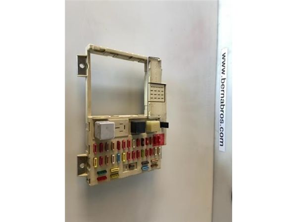 CAJA FUSIBLES/RELE