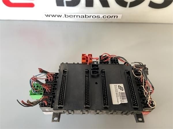 CAJA FUSIBLES/RELE 2