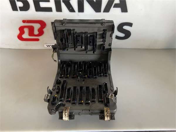 CAJA FUSIBLES/RELE