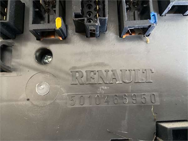 CAJA FUSIBLES/RELE 2
