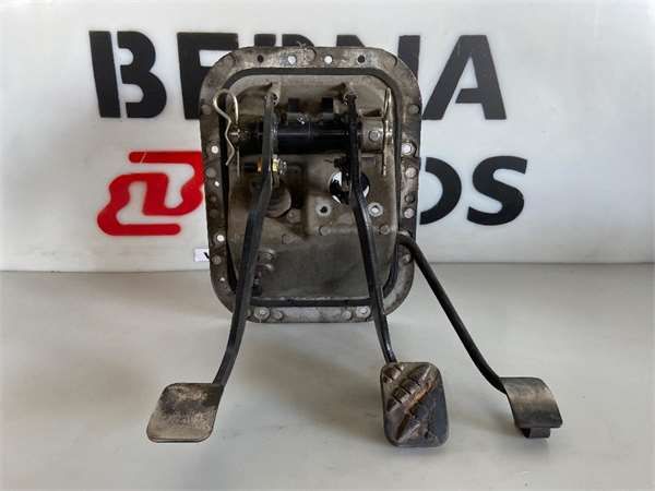 JUEGO PEDALES COMPLETO 2