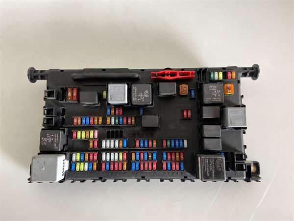 CAJA FUSIBLES/RELE
