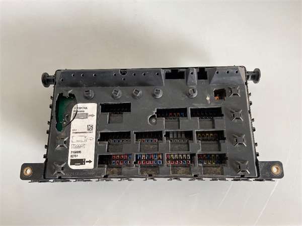 CAJA FUSIBLES/RELE 2