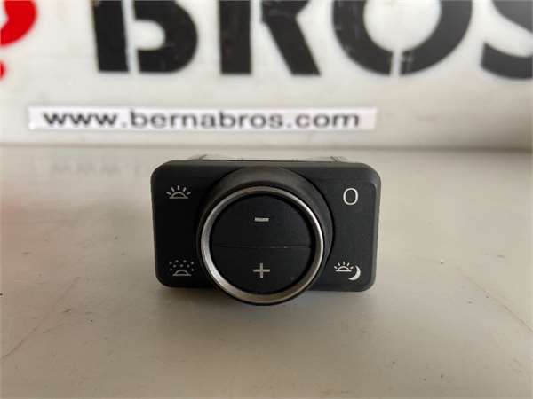 MANDO DE LUCES