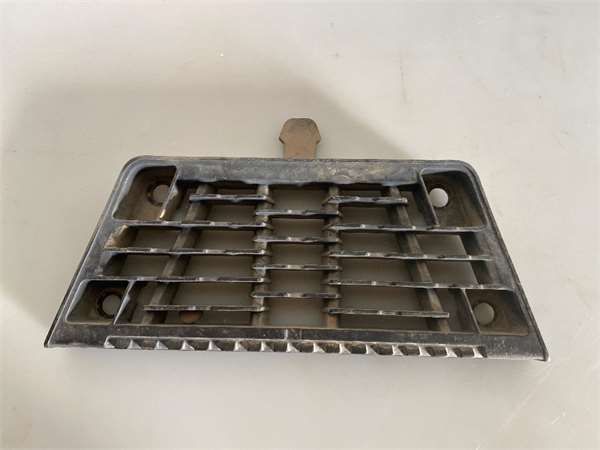 PELDAÑO CHASIS IZDO.