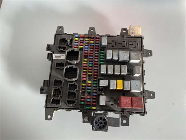 CAJA FUSIBLES/RELE