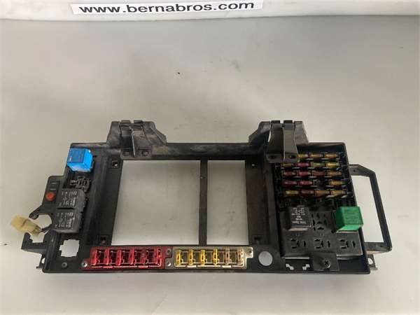 CAJA FUSIBLES/RELE