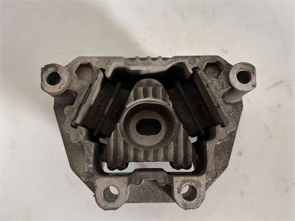 SOPORTE MOTOR 2