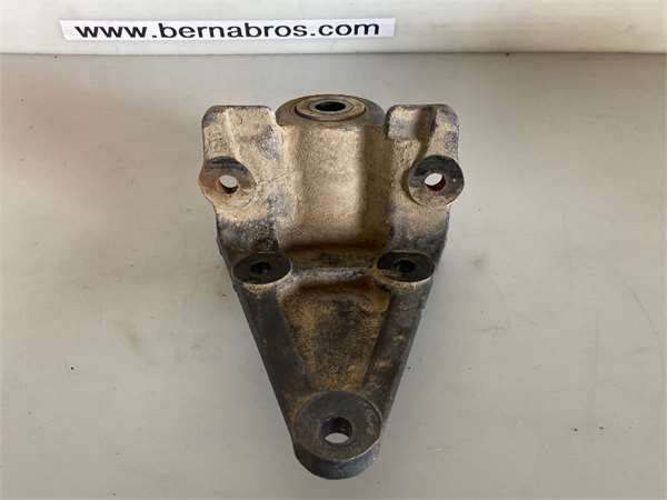SOPORTE BALLESTA EJE DELANTERO DEL. DCHO. 2