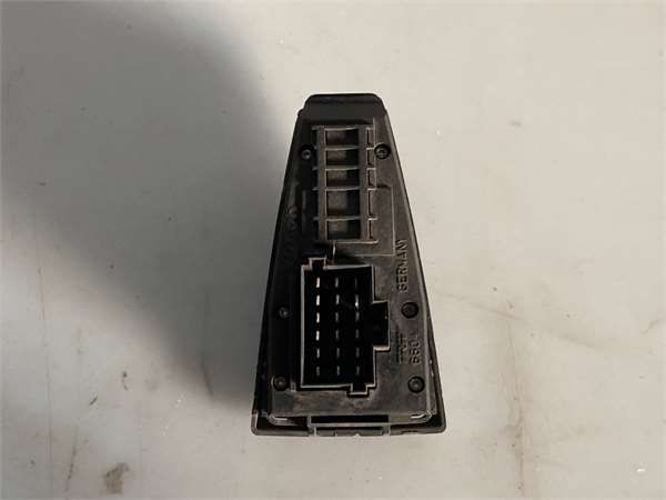 MANDO ELEVALUNAS DEL. IZDO. 2