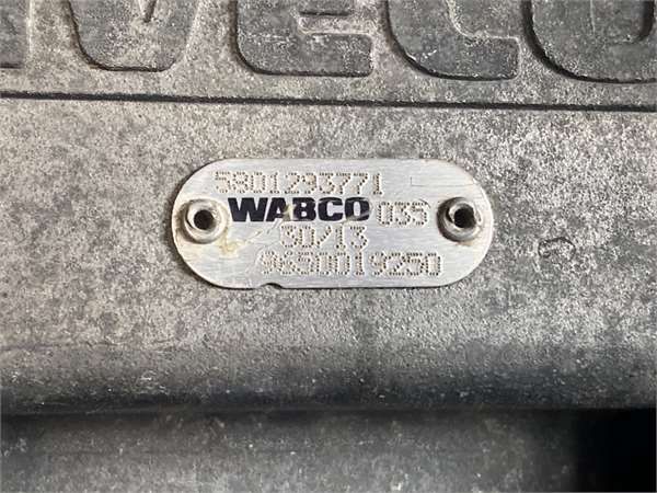 JUEGO PEDALES COMPLETO Iveco Stralis (AS Hi-Way)(07.2012-2017) FG /FP 4x2 [10,3 Ltr. - 338 kW Diesel] - 4425 / 580129377 2
