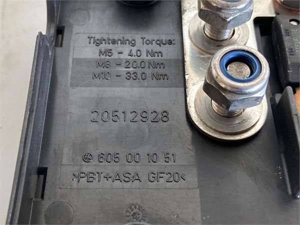 CAJA FUSIBLES/RELE Volvo - 4521 / 20512928 2