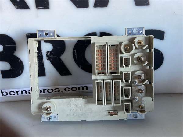 CAJA FUSIBLES/RELE MAN TGM 18.XXX (2005-2021) 18.250  Fg [6,9 Ltr. - 184 kW Diesel] - 4570 / 81254446074