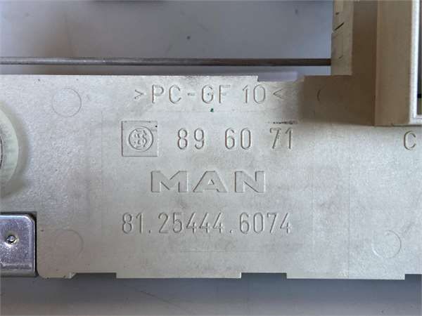 CAJA FUSIBLES/RELE MAN TGM 18.XXX (2005-2021) 18.250  Fg [6,9 Ltr. - 184 kW Diesel] - 4570 / 81254446074 2