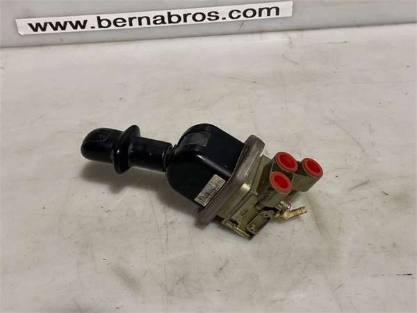 PALANCA FRENO DE MANO Renault Kerax (2006-) FKI 8x4 [10,8 Ltr. - 272 kW Diesel] - 4843 / 7420813849